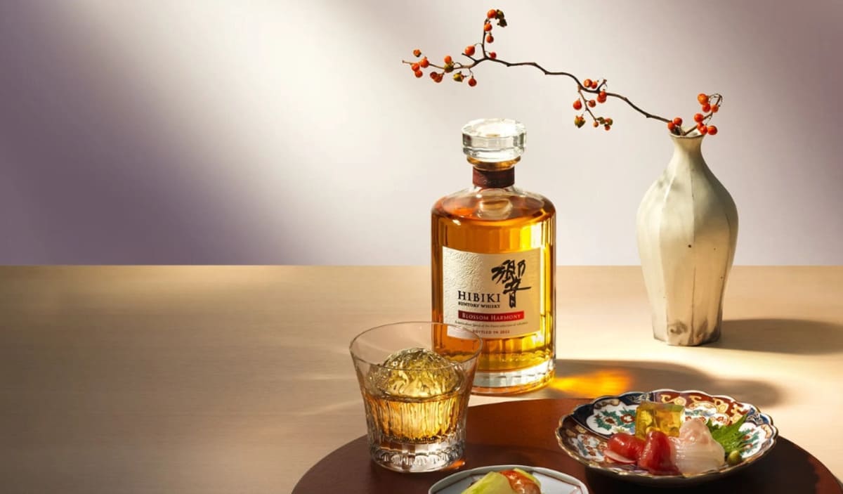 Rượu Blended Japanese Whisky 01