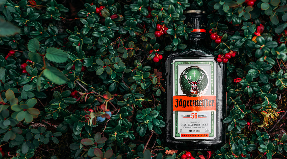 Rượu mùi thảo mộc Jägermeister