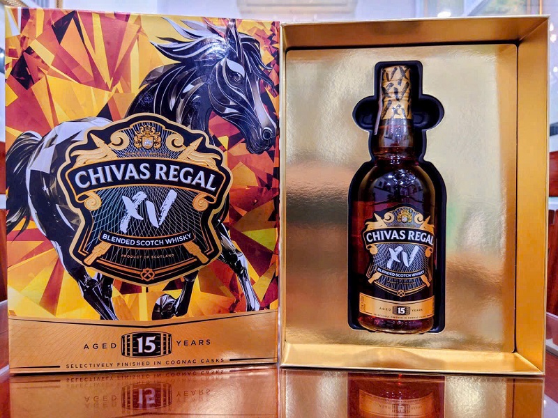 Rượu Chivas 15 làm quà cho sếp