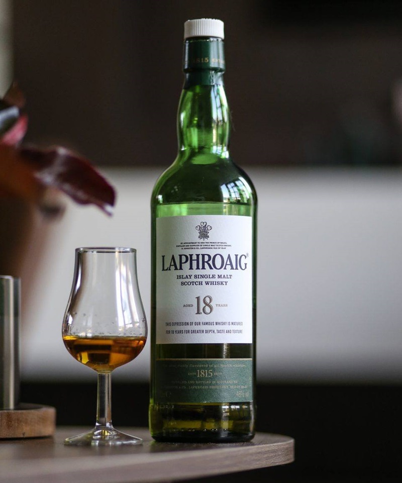 Rượu Whisky Khói Laphroaig 18