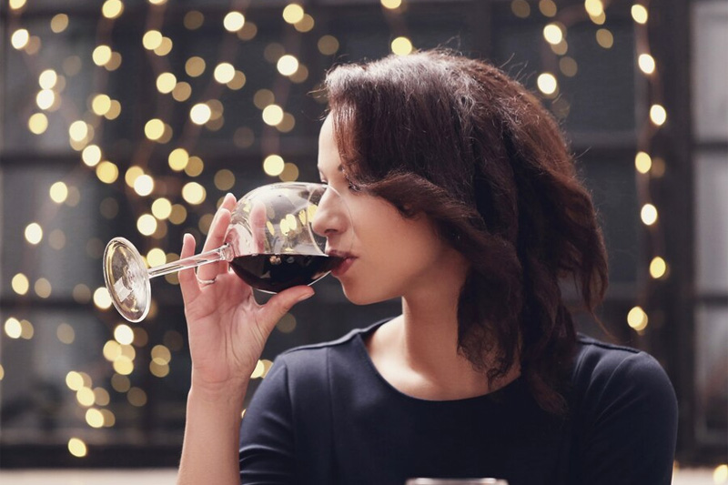 tác dụng của rượu vang đỏ đối với phụ nữ