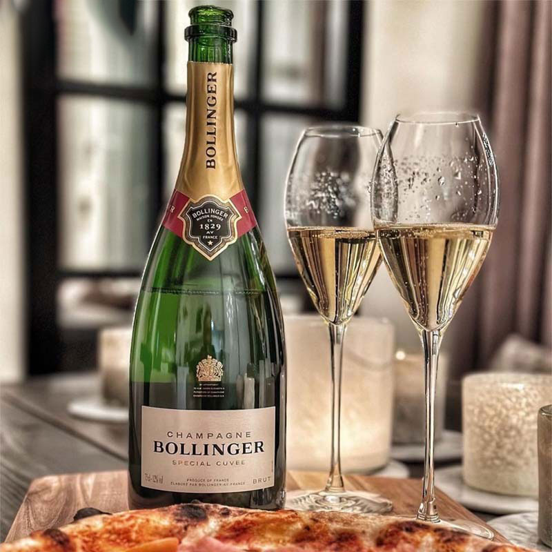Champagne Bollinger khai tiệc