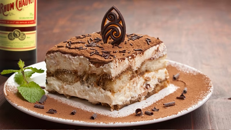 rượu rum làm bánh tiramisu