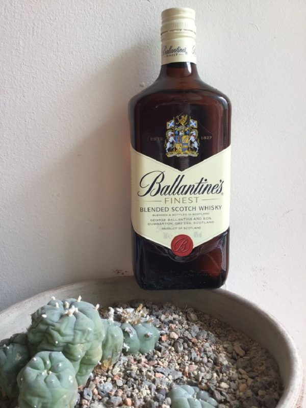 Rượu Ballantines Finest 40%