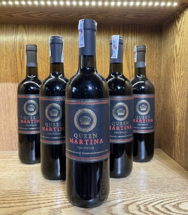 3-vang-queen-martina-semi-dolce Vang Queen Martina Semi Dolce