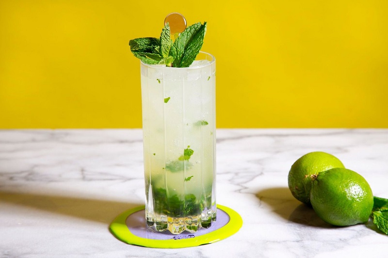 mojito gin cocktail