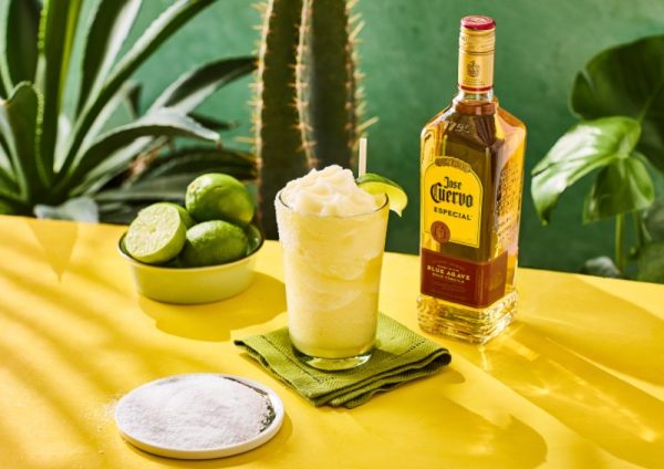 Pha chế cocktail với rượu Jose Cuervo