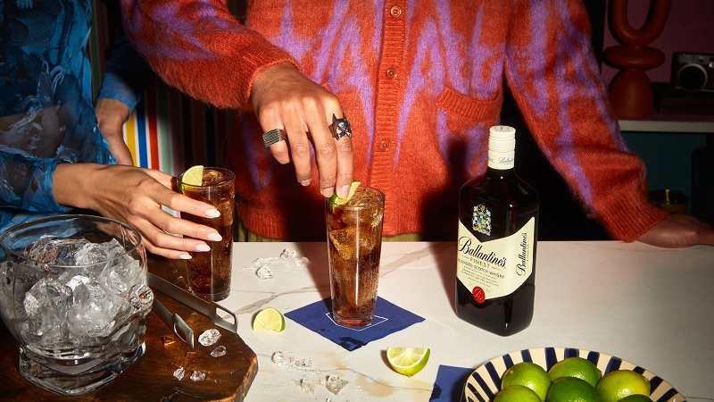 Pha Ballantines với Coca Cola