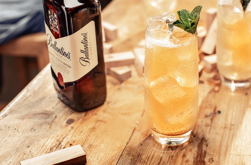 Pha chế Ballantine Apple Pop