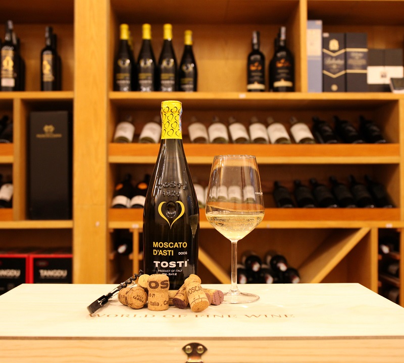Tosti Moscato D’Asti Docg