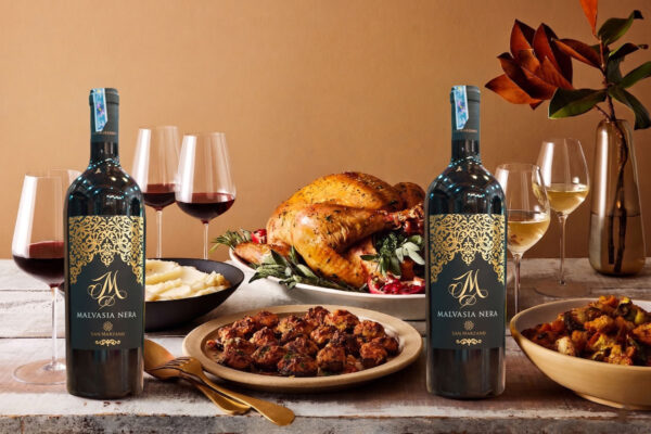 Vang M kết hợp với món gì