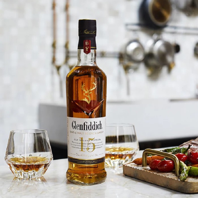 gái rượu Glenfiddich 15