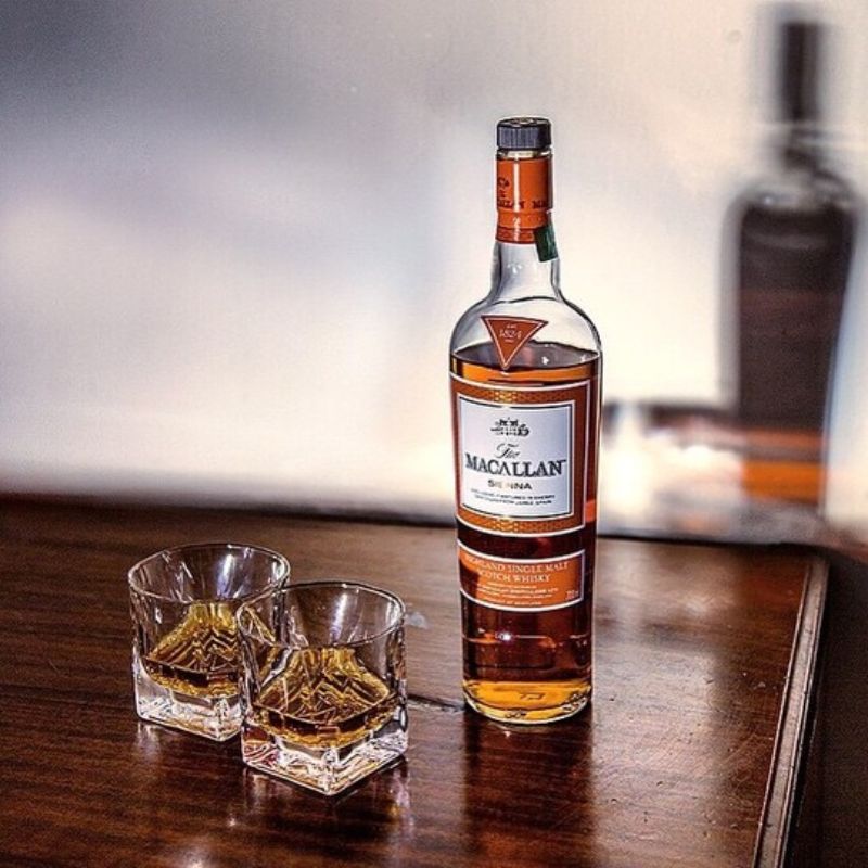 giá rượu Macallan 1824 Sienna