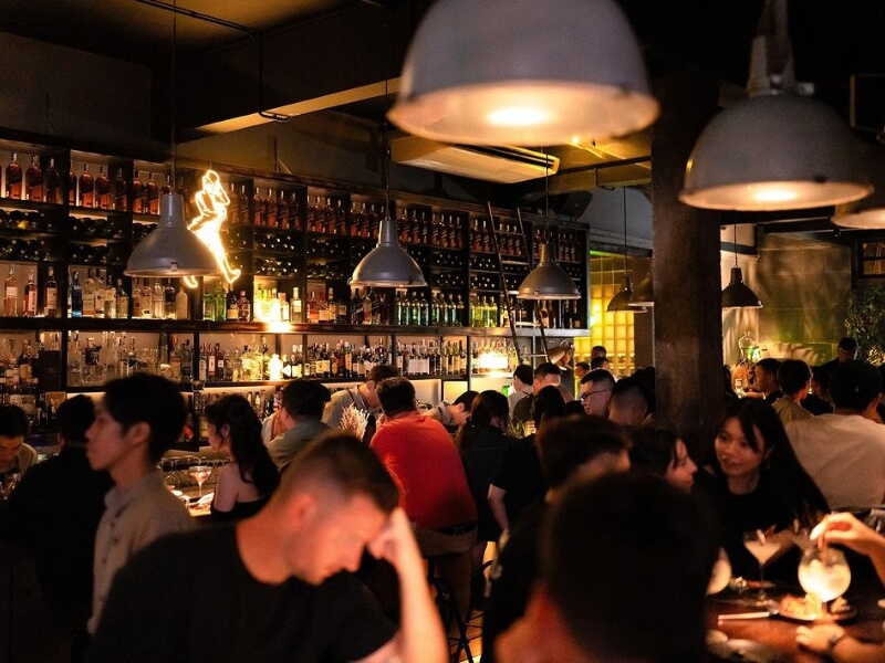 Layla pub ở Sài Gòn