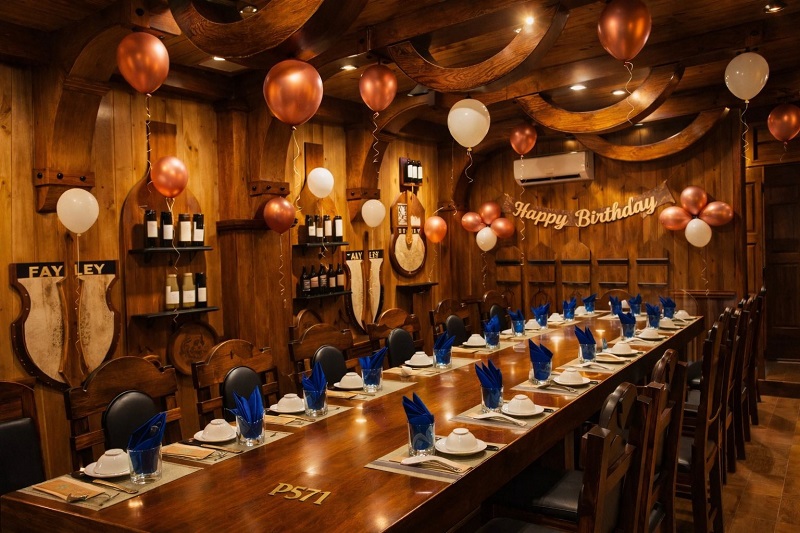 Nhà hàng Hầm Rượu P571