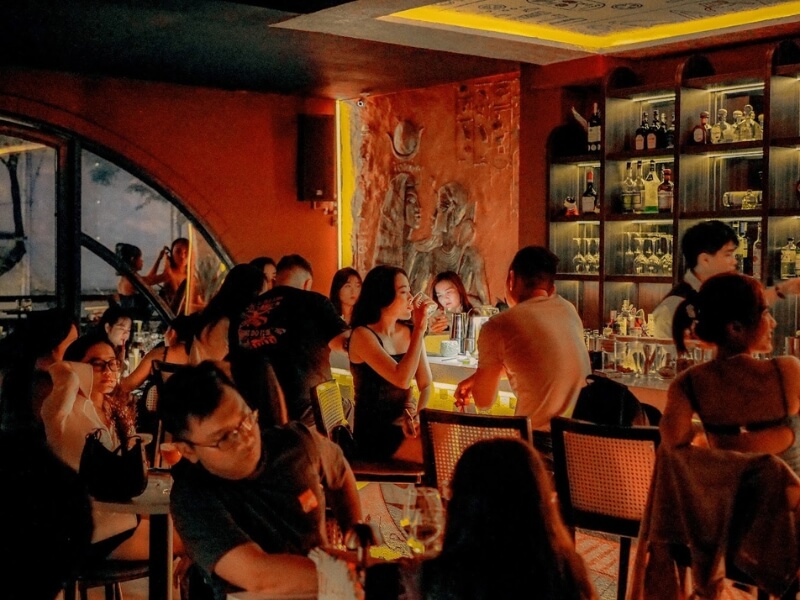 thức uống và không gian tại Loop 1 cocktail bar