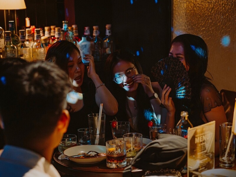 đồ uống tại Dot Drinkery & Kitchen cocktail bar