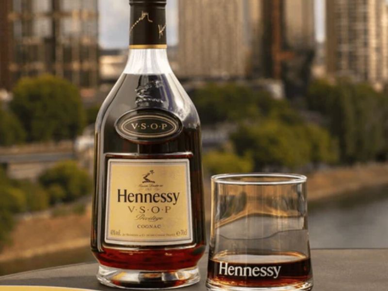 Thưởng thực rượu Hennessy