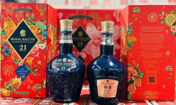 chivas-royal-salute-21-sapphire-flagon-2 Royal Salute 21 Sapphire Flagon