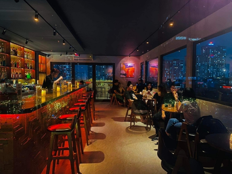 The Laputa - Sky Pub & Chill