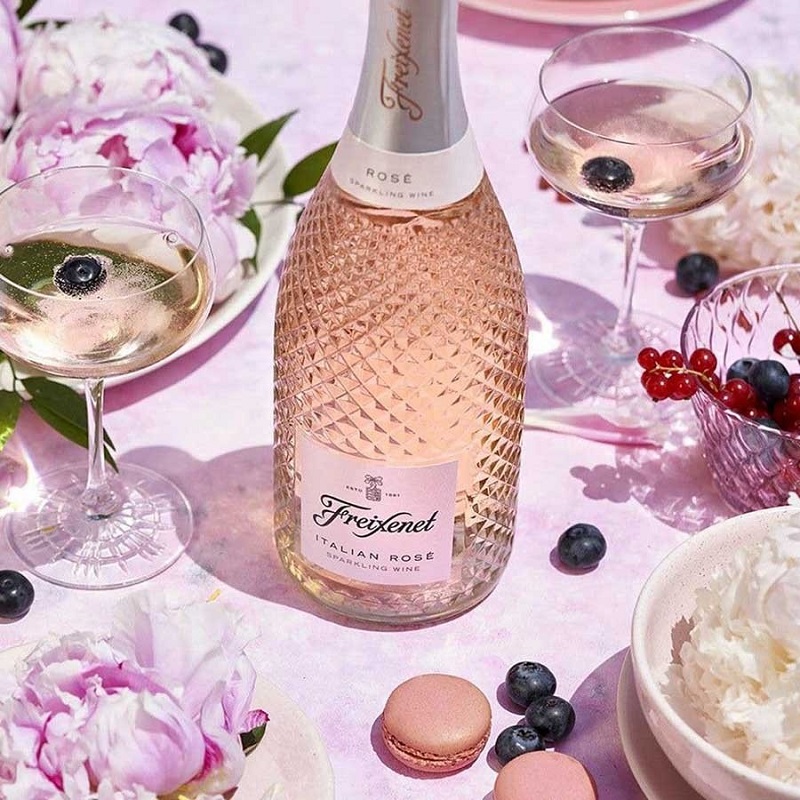 các loại rượu vang phổ biến ở việt nam có Vang Nổ Freixenet Rose Cava