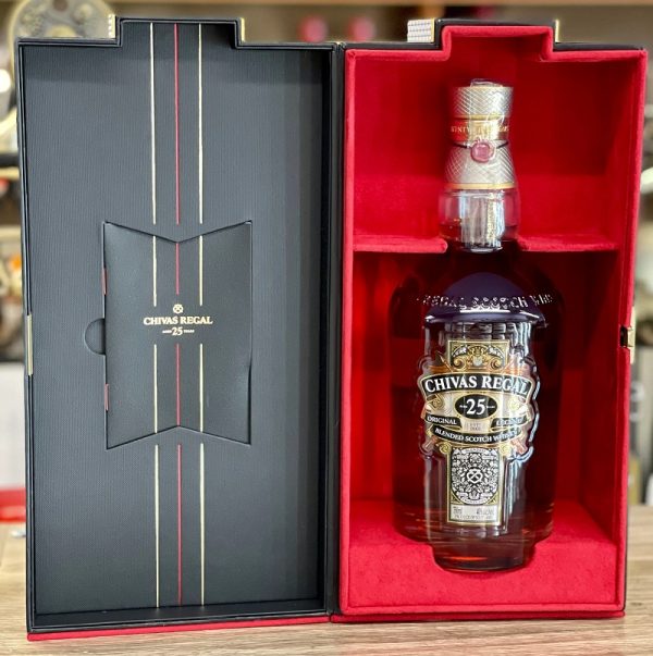 Thiết kế hộp rượu Chivas 25