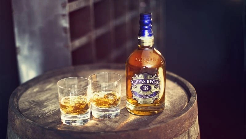 tìm hiểu về rượu chivas 18