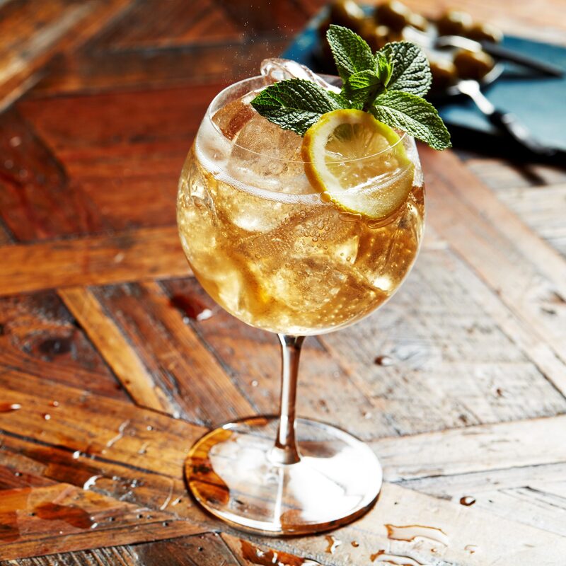 Ballantines Ginger Highball