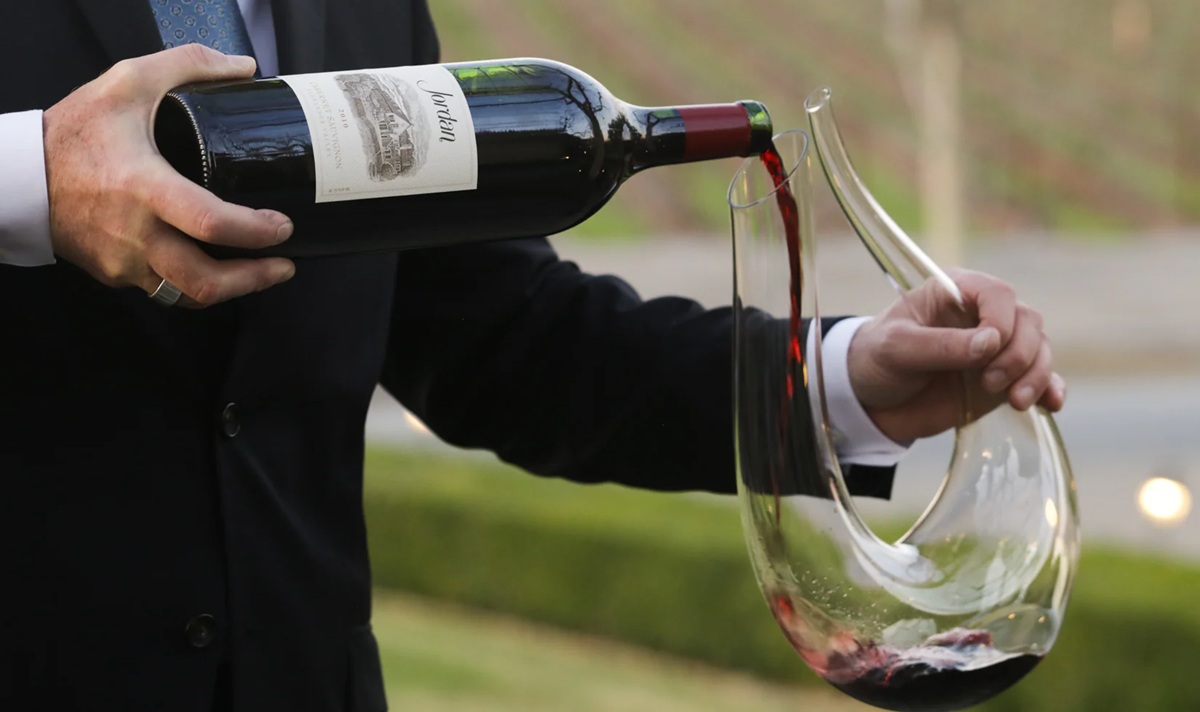 Cách sử dụng bình Decanter