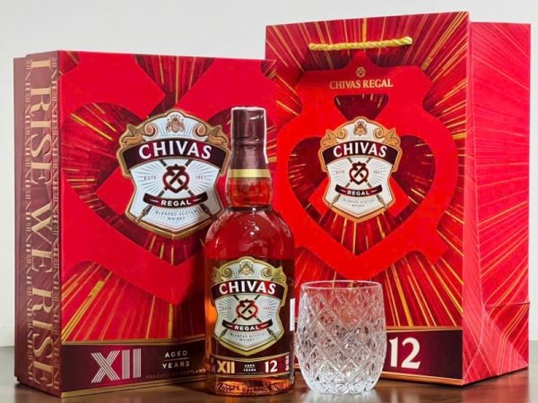 Hộp quà rượu Chivas 12 biếu Tết