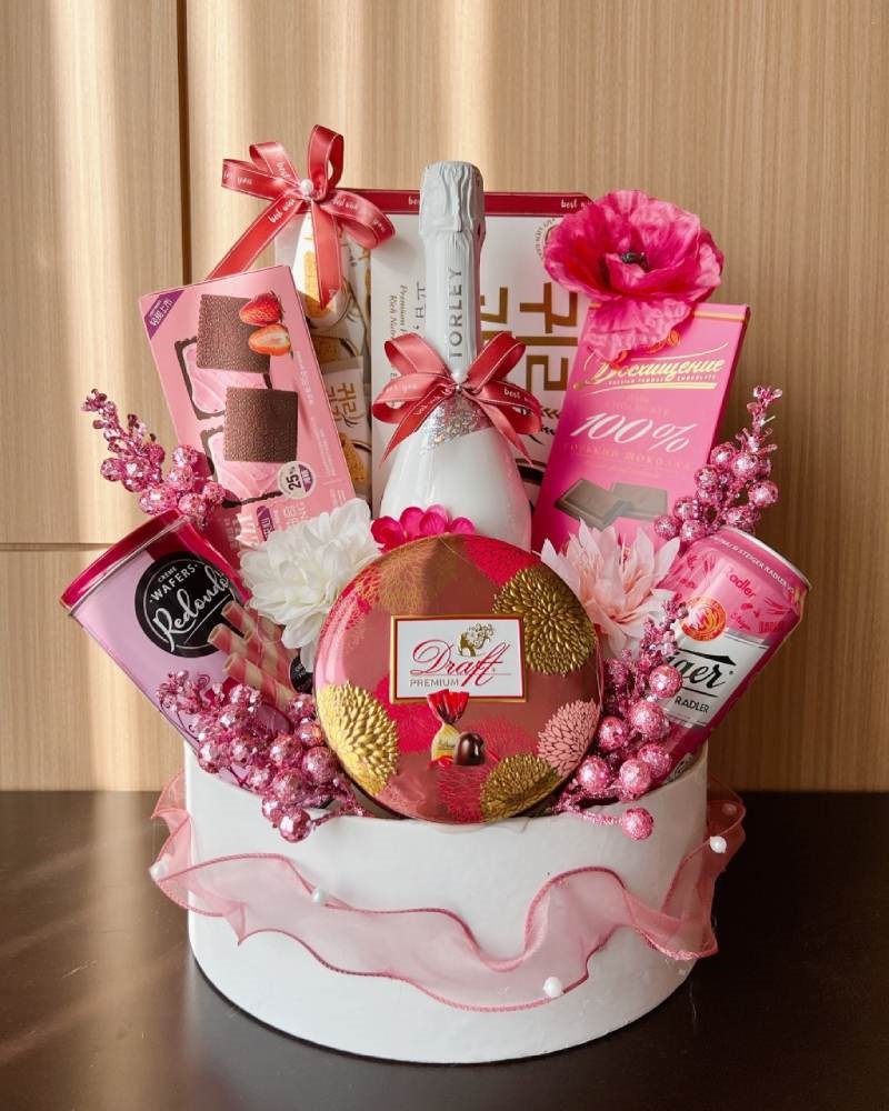 quà Tết màu hồng vang sủi