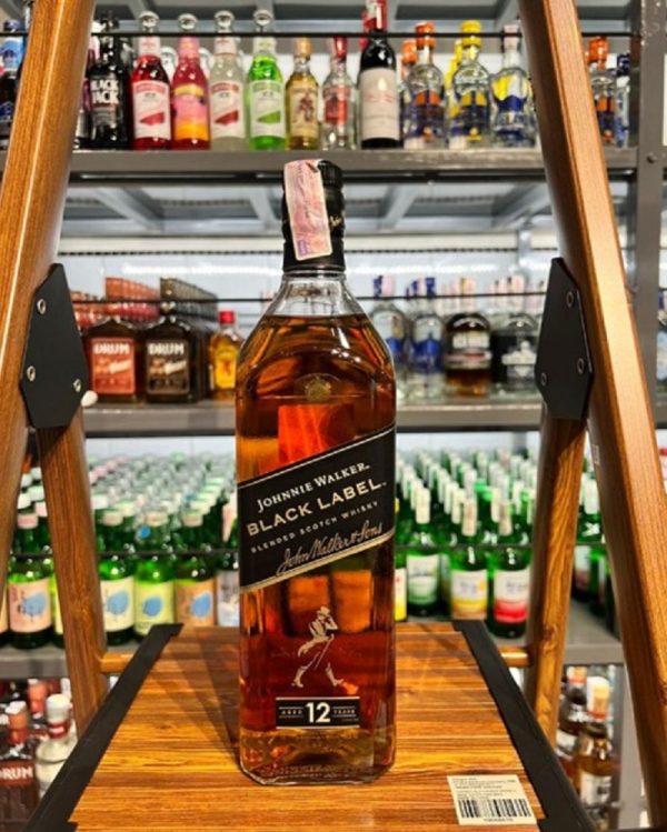 giá rượu black label 12 1 lít