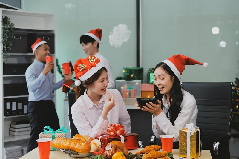quà giáng sinh cho đồng nghiệp