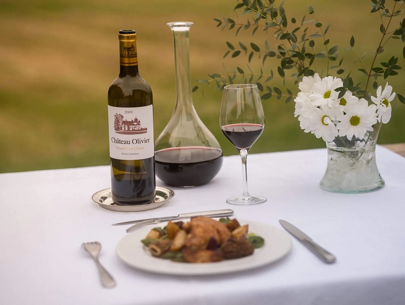 rượu vang Château Olivier Rouge