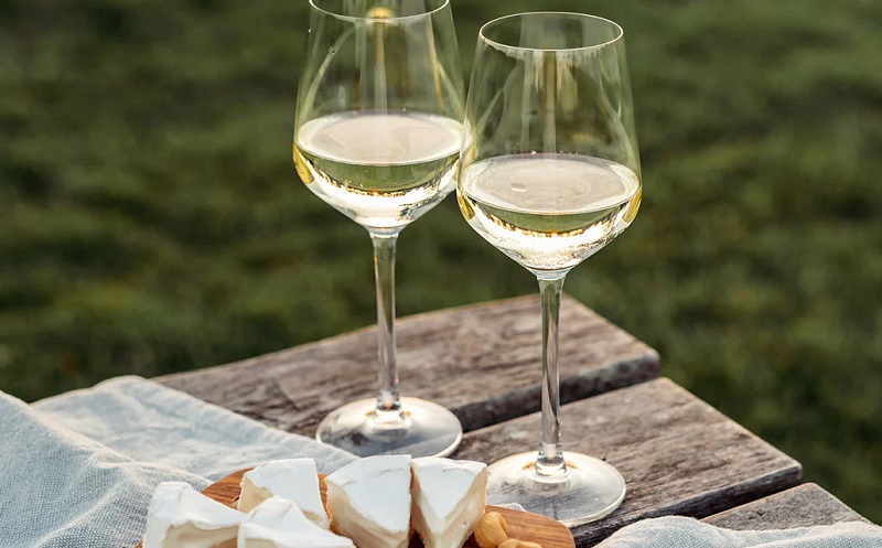 rượu vang trắng ý