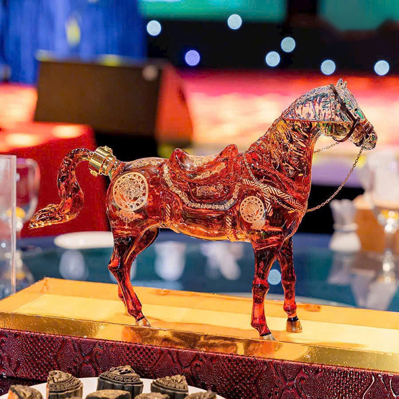 Quà tặng Royal Darius XO Mã Đáo Thành Công