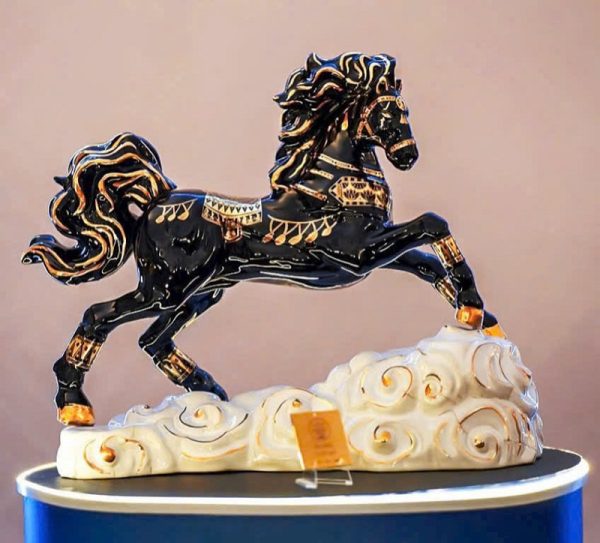 ruou-linh-vat-ngua-2026-1 Rượu linh vật ngựa màu đen