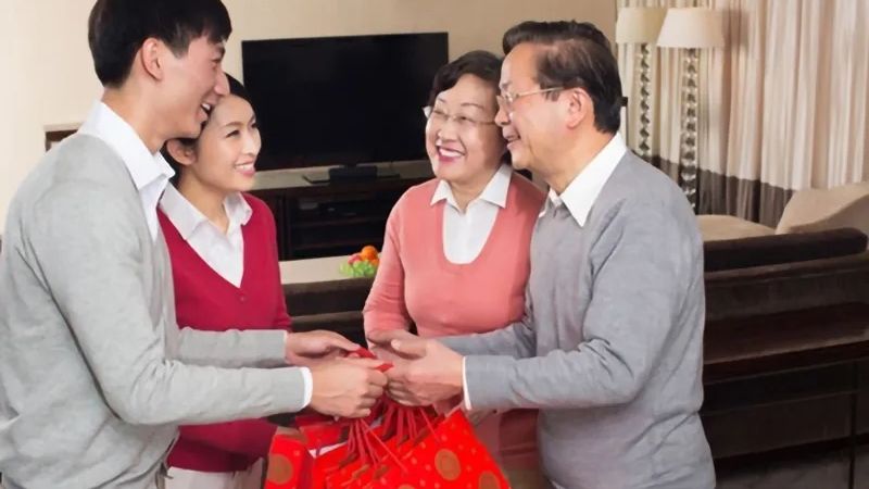 Thể hiện thái độ lễ phép và khiêm nhường