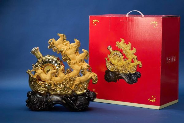 ke-ruou-bat-ma-truy-phong-brandy-xo-4 Ý nghĩa bát mã truy phong