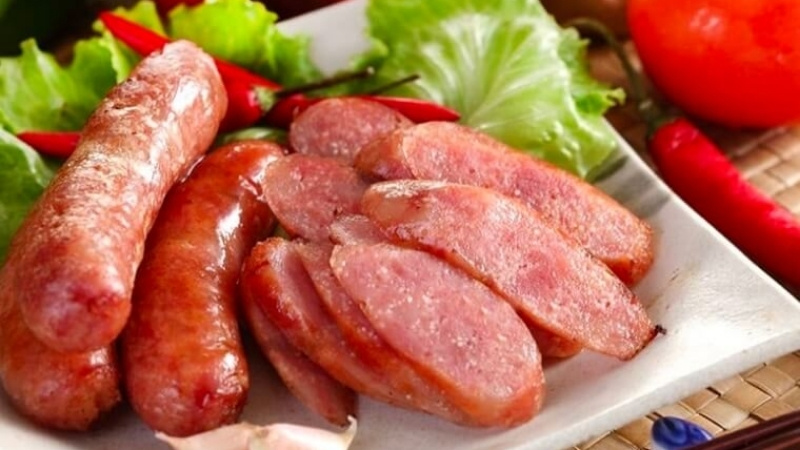 Món ăn ngày Tết với lạp xưởng