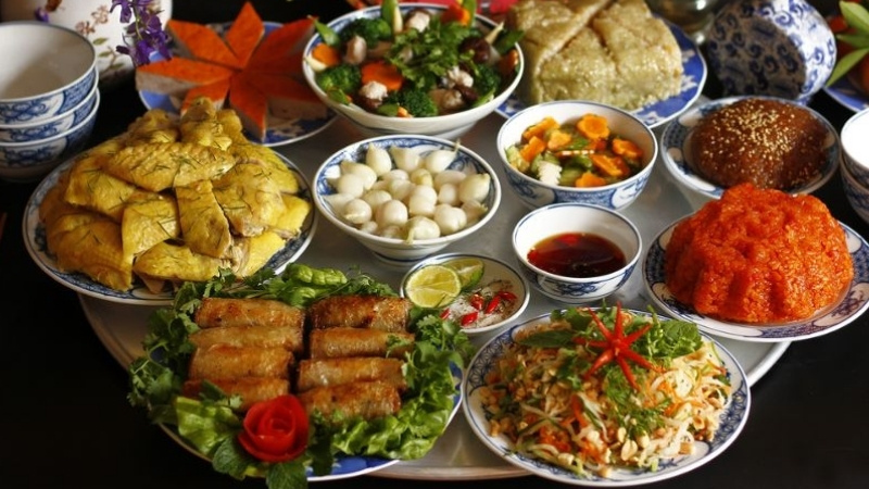 Mâm cơm ngày Tết miền Bắc