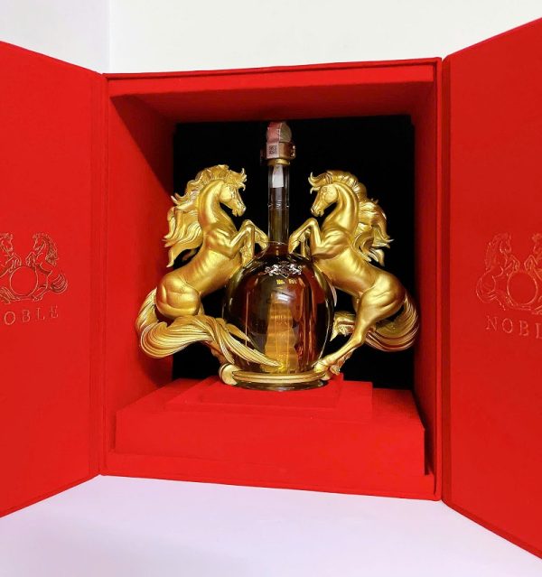 ruou-ngua-om-chau-noble-cognac-hors-d’age-1 Rượu Ngựa Ôm Châu Noble Cognac Hors D’Age