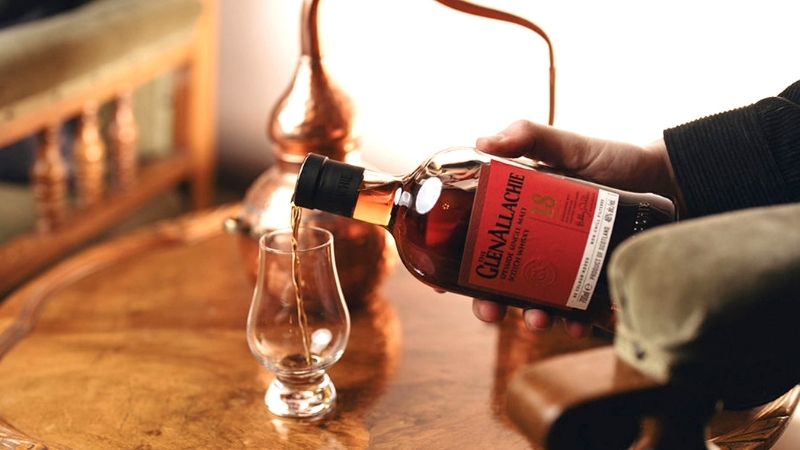 Tránh rung lắc chai rượu Whisky