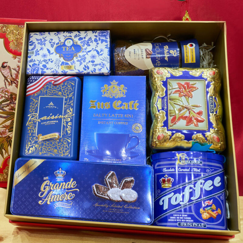 tặng quà bánh trà cafe cho nhà bạn gái