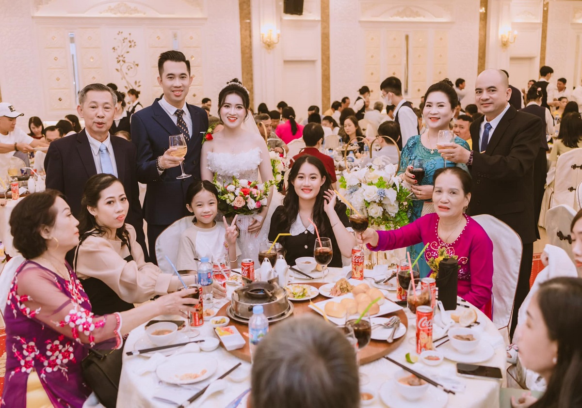 Cách mời rượu đám cưới đúng chuẩn