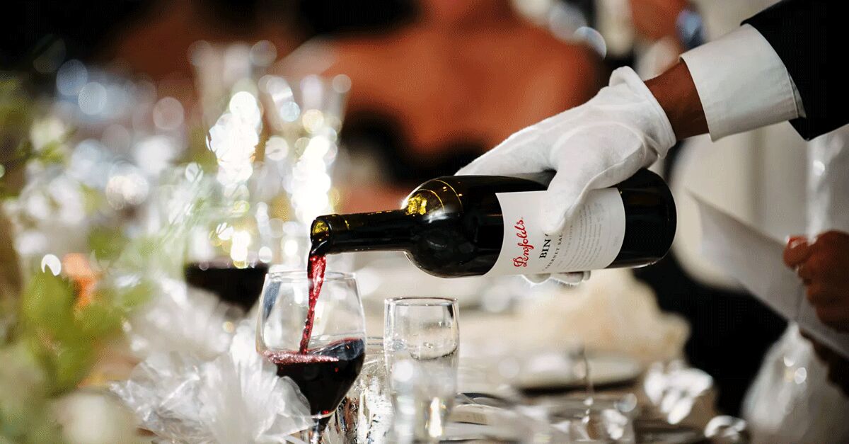 Nên chọn rượu gì để mời trong đám cưới