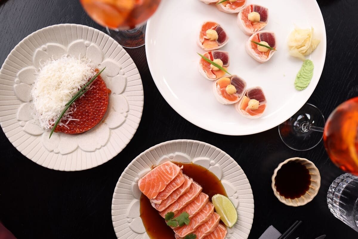 vang đỏ đậm dễ làm sashimi bị tanh