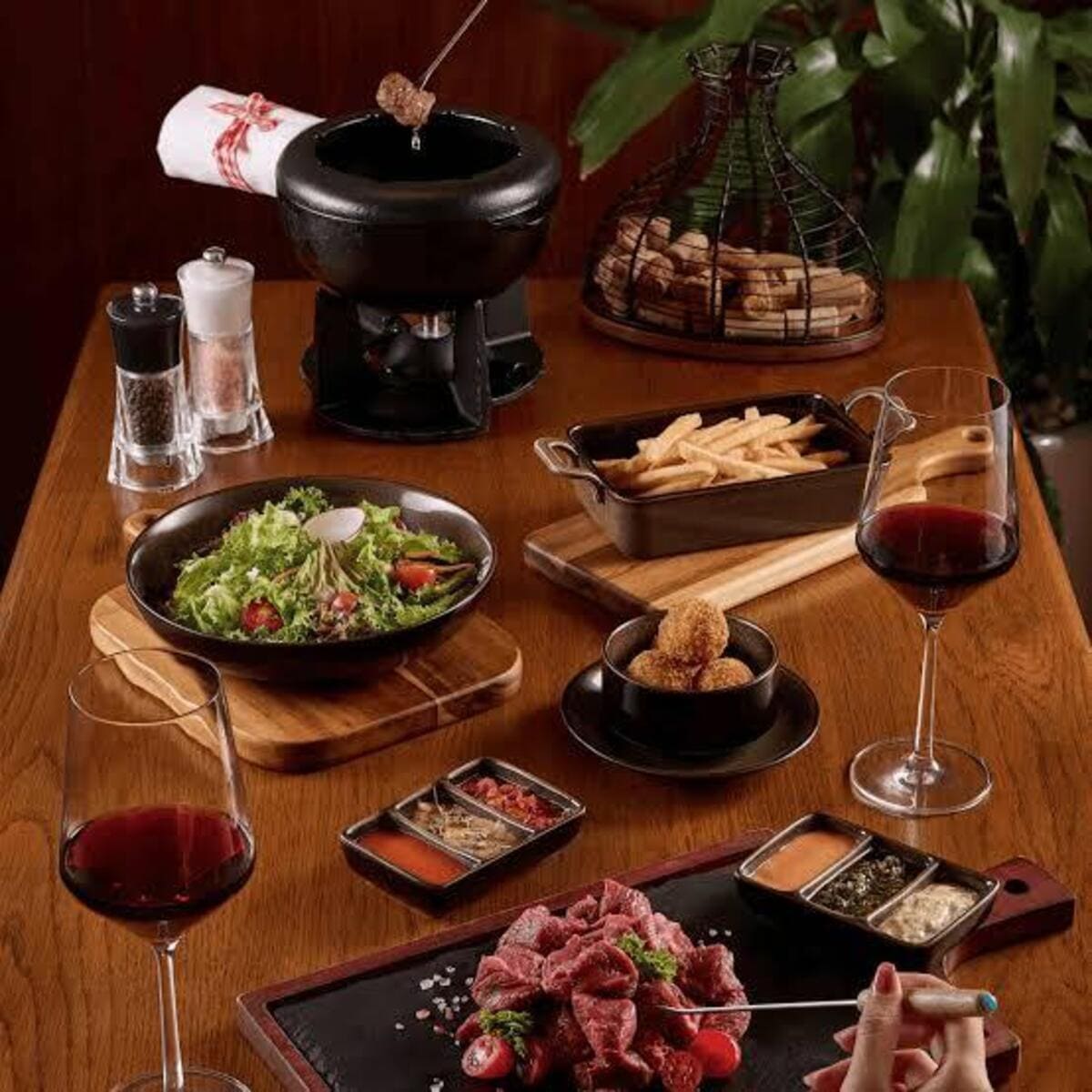 Lẩu bò uống vang gì