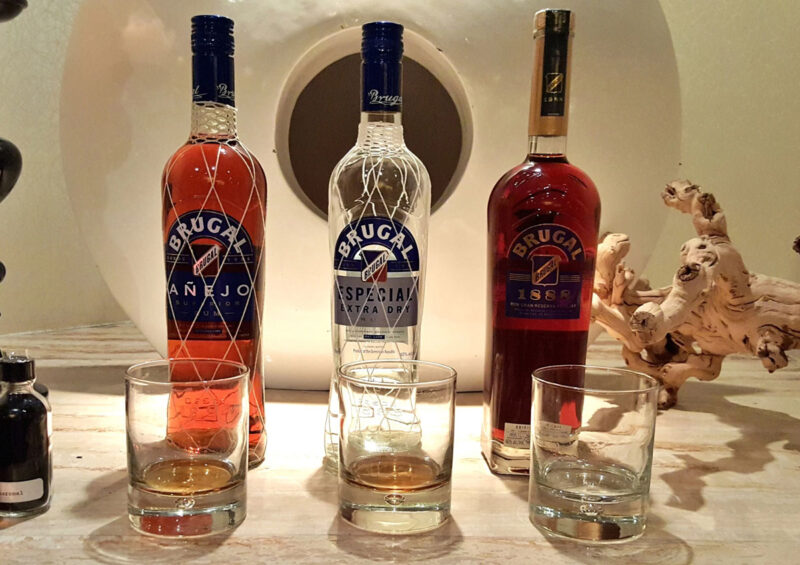 Rượu Rum Brugal